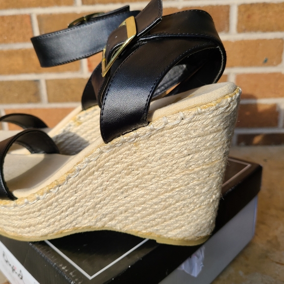 Qupid wedge sandal size 7.5 black - Picture 8 of 9